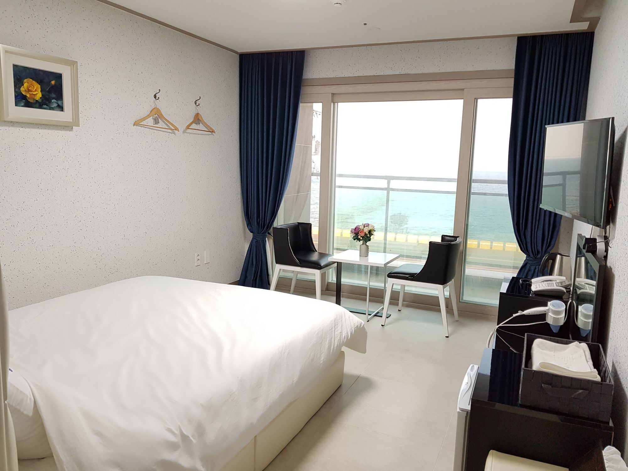 The Four Hills Jeju Hotel Exterior photo